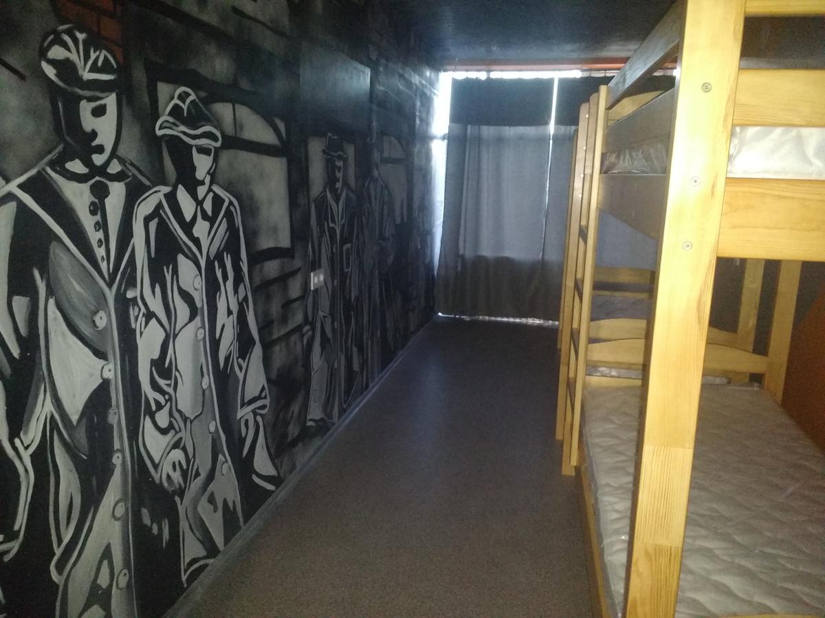 Graffiti Mega Hostel Kiew