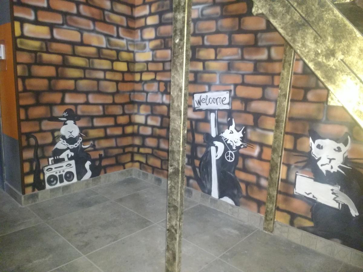 Hostel Graffiti Mega